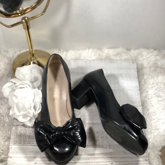 CHANEL Shoes - Chanel bow Heels